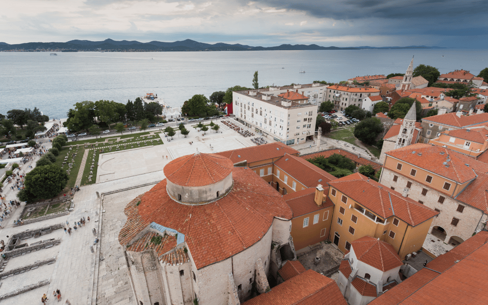 History Walking Group Tour in Old Center of Zadar - Tour Experience