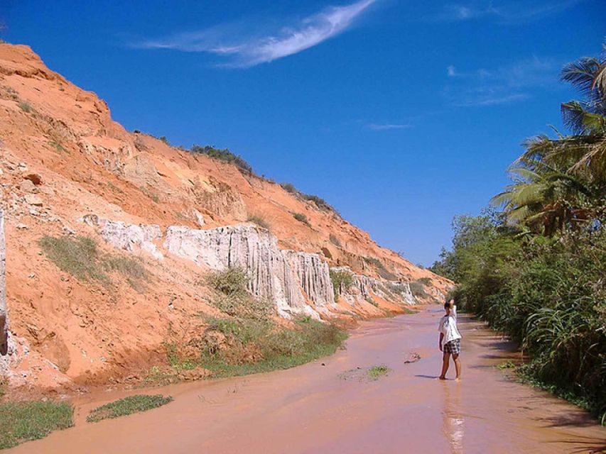 Ho Chi Minh: 2-Day Mui Ne Beach Tour With Sand Dune Sunrise - Itinerary Breakdown