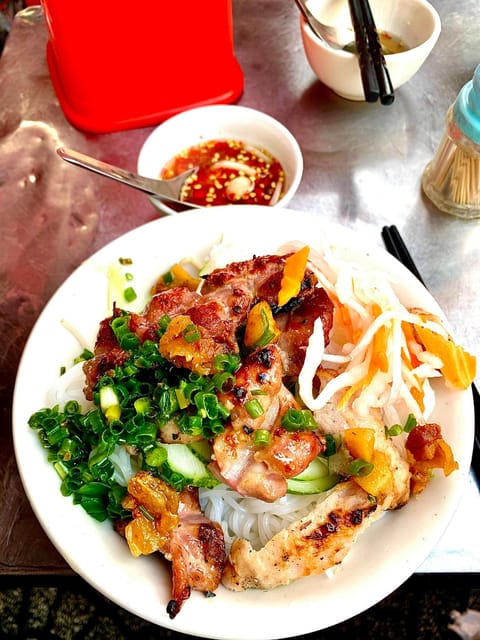 Ho Chi Minh: Day Sightseeing and Local Tasting on Scooter - Culinary Delights