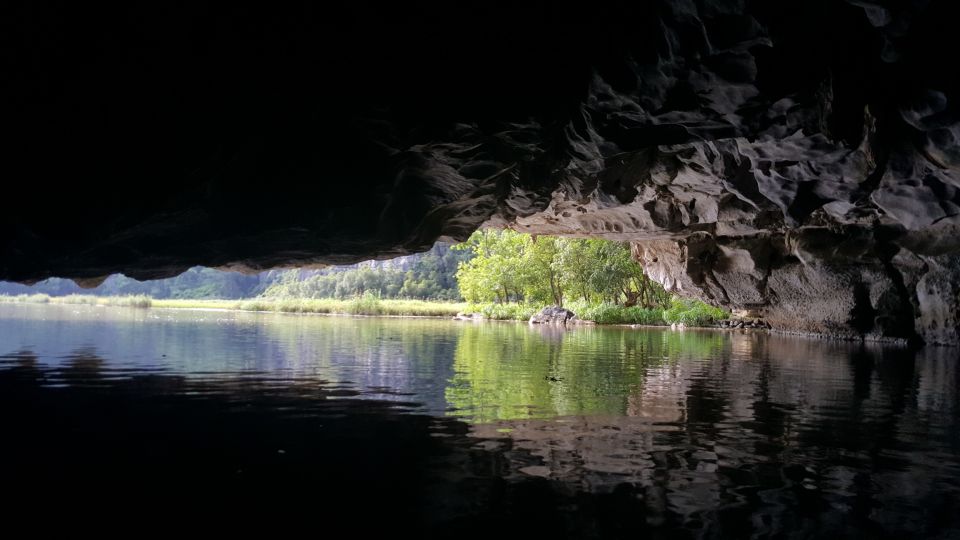 Hoa Lu and Tam Coc With Bike Ride and Family Visit - Itinerary Highlights