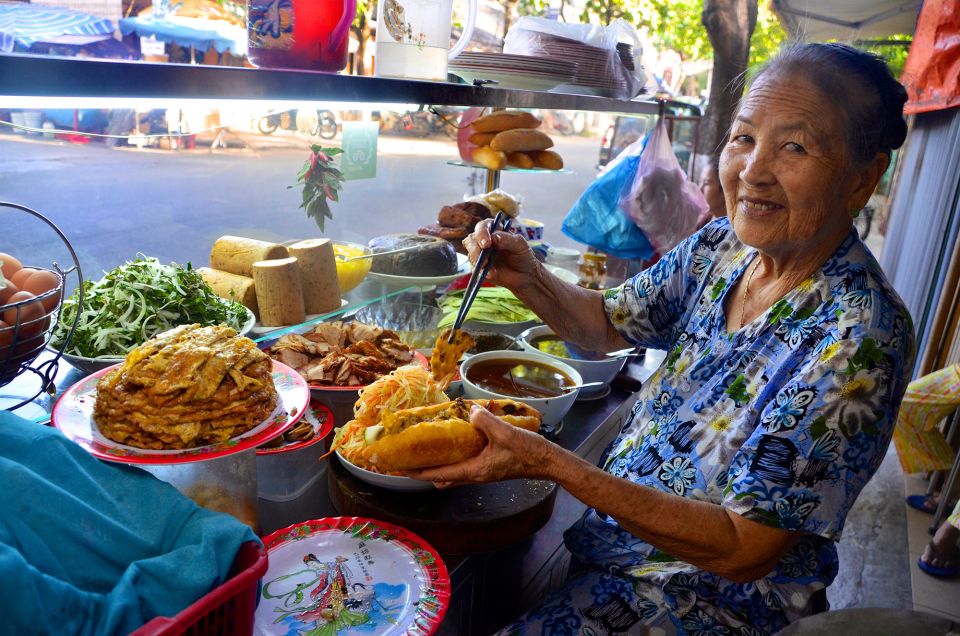 Hoi An: Evening Food Tour by Bike - Itinerary Highlights