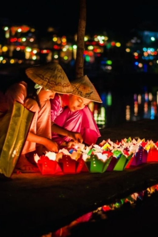 Hoi An: Hoai River Night Boat Trip and Floating Lantern - Highlights of the Night Trip