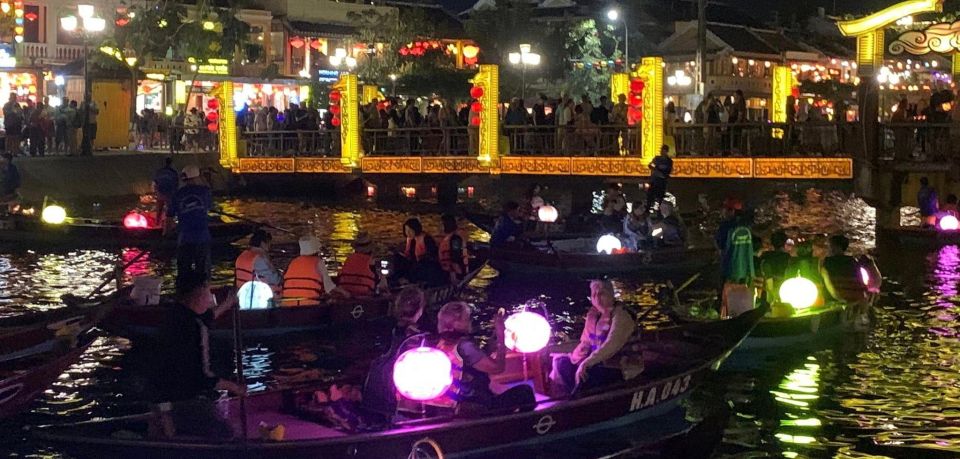 Hoi an Night Market With Walking Tour - Sampan Boat Ride - Pickup and Accessibility