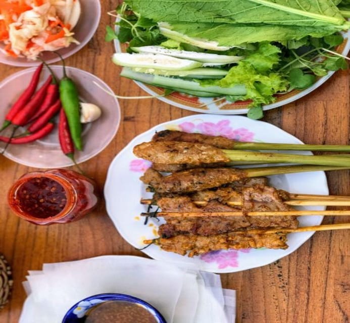 Hoi An: Street Food Tour by Scooter With Local Lady - Experience Highlights