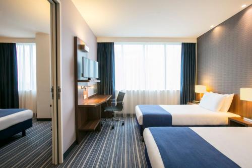 Holiday Inn Express Amsterdam Arena Towers, an IHG Hotel - Location and Accessibility