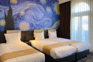 Hotel Van Gogh - Amenities and Services