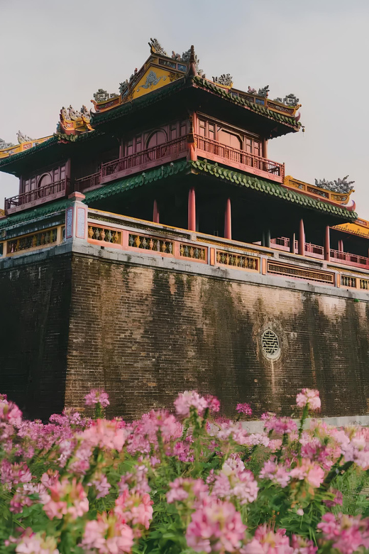 Hue Evening Foodie Cyclo Tour - Experience Highlights