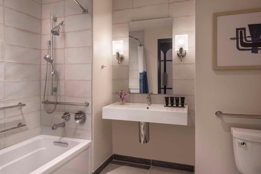Hyatt Centric Downtown Nashville Review