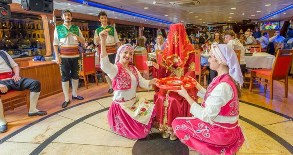 Istanbul: Asia & Europe Side New Year Bosphorus Boat Party - Dinner and Entertainment