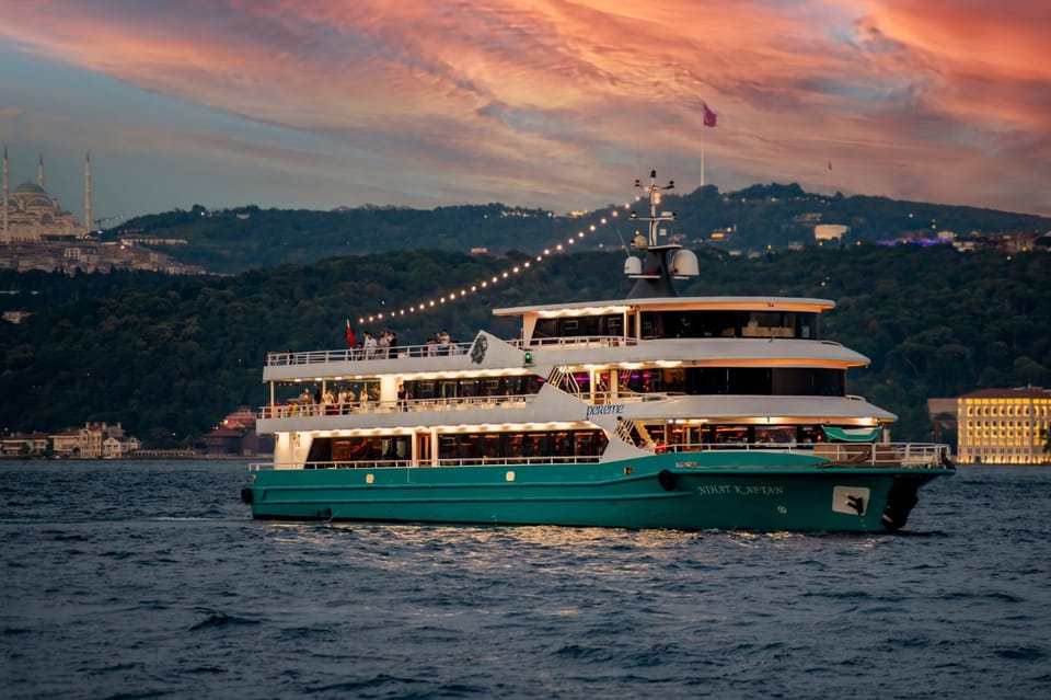 Istanbul: Bosphorus Dinner Cruise , Unlimited Drinks, & Show - Experience Highlights