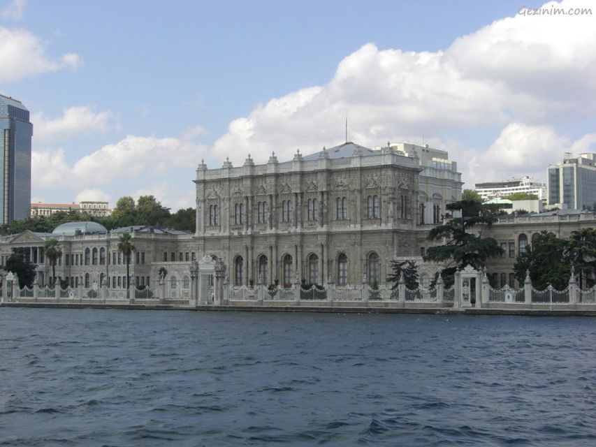 Istanbul: Dolmabahçe Palace and Uskudar Guided Tour - Itinerary Highlights