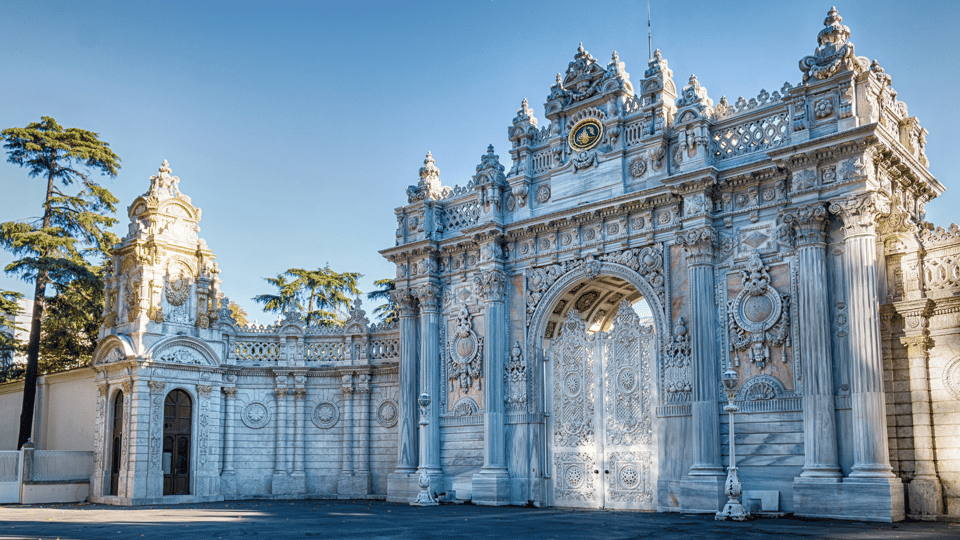 Istanbul: Dolmabahçe Palace Entry Ticket With Guided Tour - Important Meeting Information