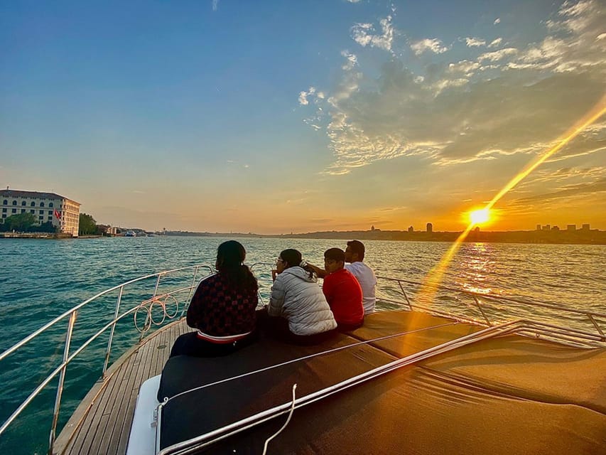 Istanbul: Luxury Yacht Tour at Sunset With Snacks - Experience Highlights