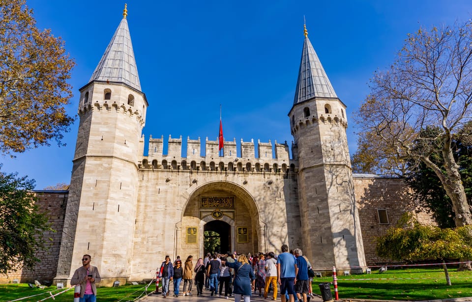 Istanbul: Topkapi Palace and Harem Guided Tour With Tickets - Experience Highlights