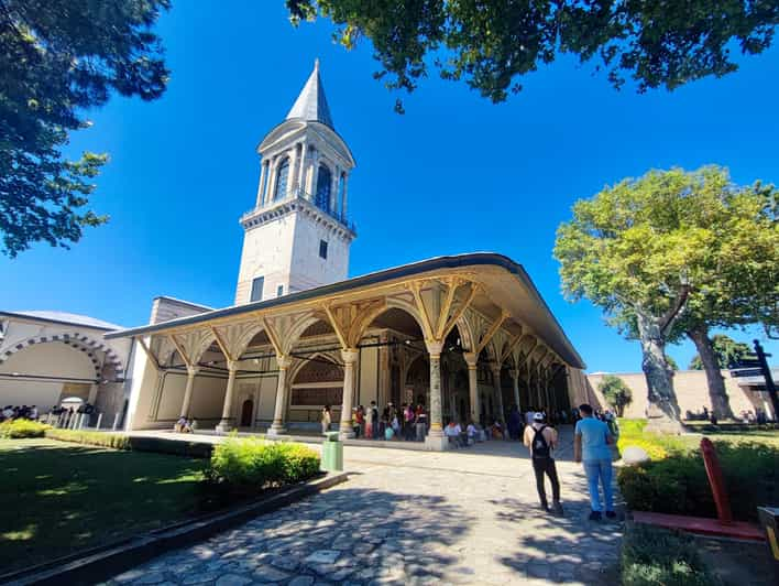 Istanbul: Topkapı Palace and Harem Guided Tour - Itinerary Breakdown