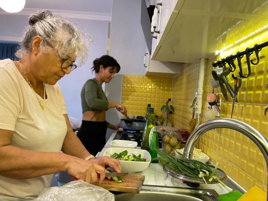 Istanbul: Vegan/Vegetarian Cooking Class With Locals at Home - Experience and Highlights