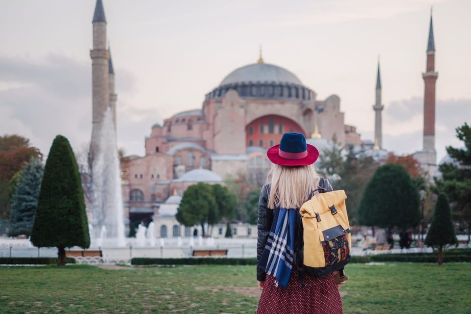 Istanbul Walking Tour: Mosques, Palace, Cistern With Lunch - Itinerary Highlights