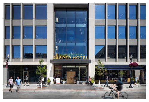 Jasper Hotel - Guest Experience and Ratings