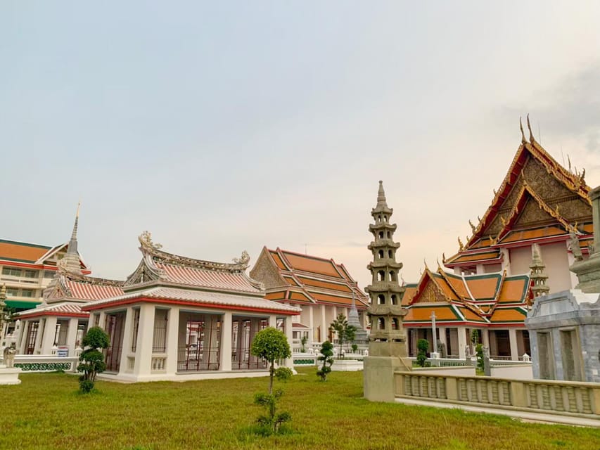 JOIN TOUR BOAT ROUTE THROUGH THE CANALS AND BIG BUDDHA - Guided Experience