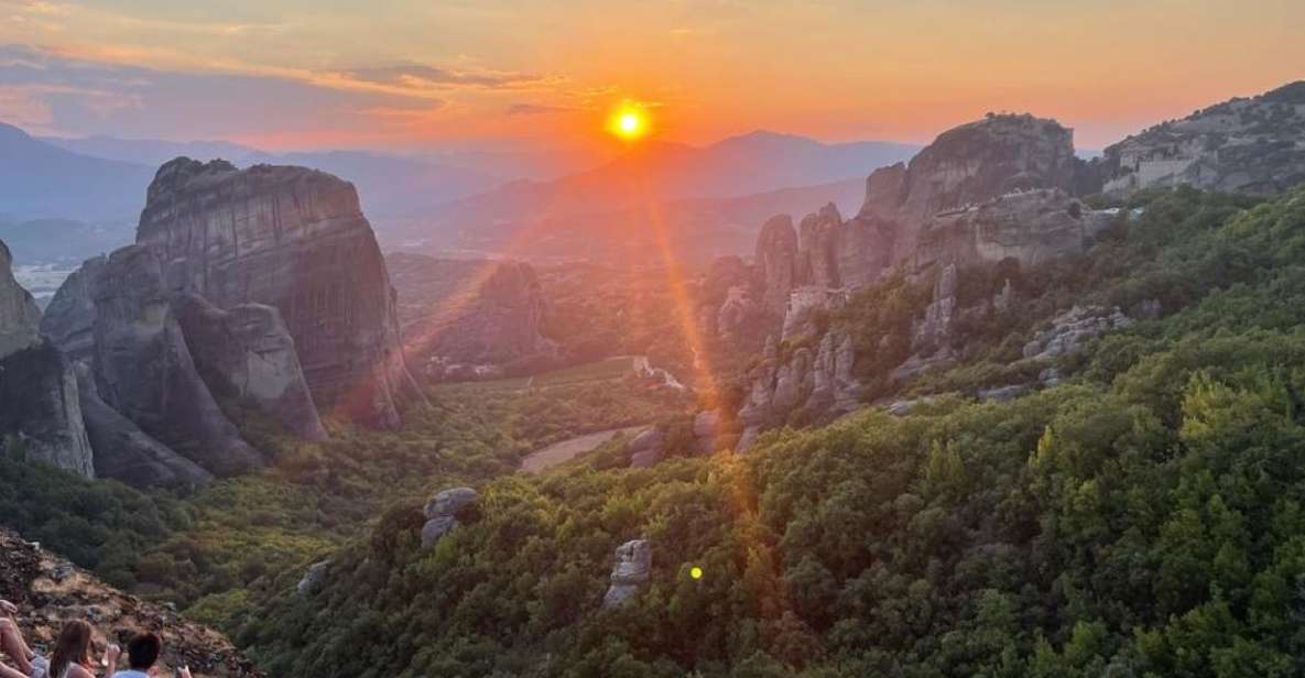 Kalabaka or Kastraki: Meteora Sunset Tour - Itinerary and Highlights