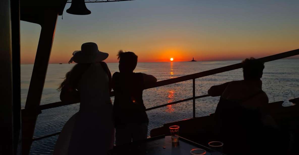 Kamenjak/Medulin: Sunset Dolphin Boat Tour With Dinner - Pricing and Booking