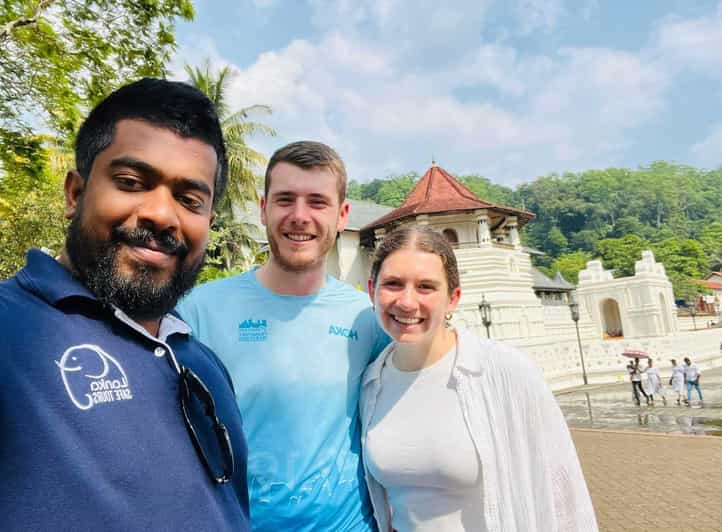 Kandy to Pinnawala & Ambuluwawa Adventure - Itinerary Highlights