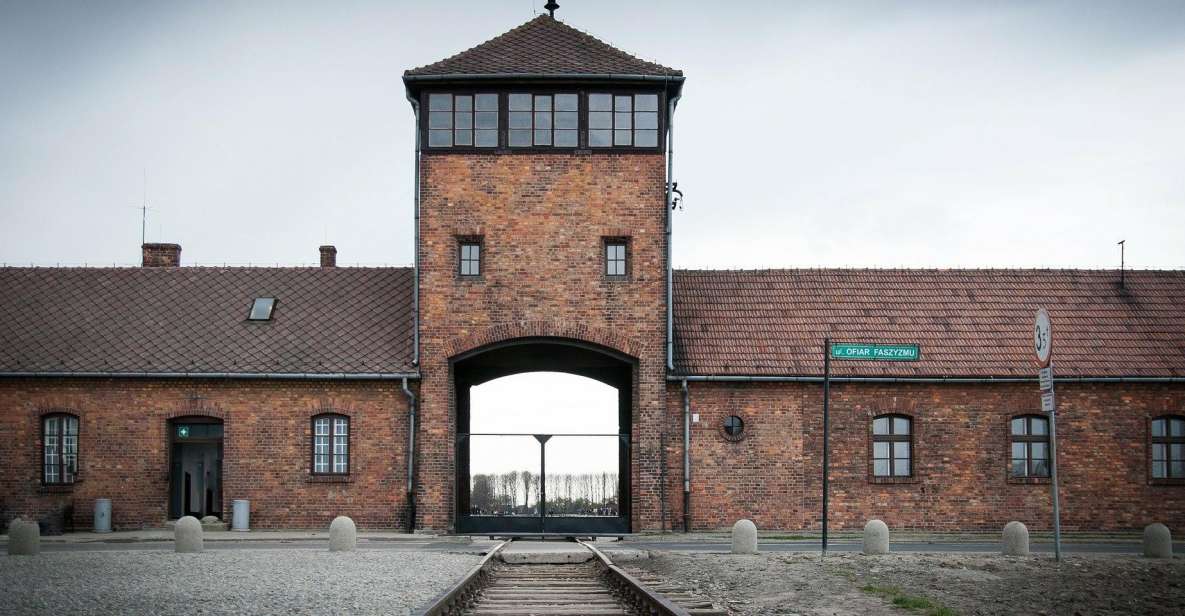 Krakow: Auschwitz-Birkenau and Salt Mine Full–Day Tour - Itinerary Details