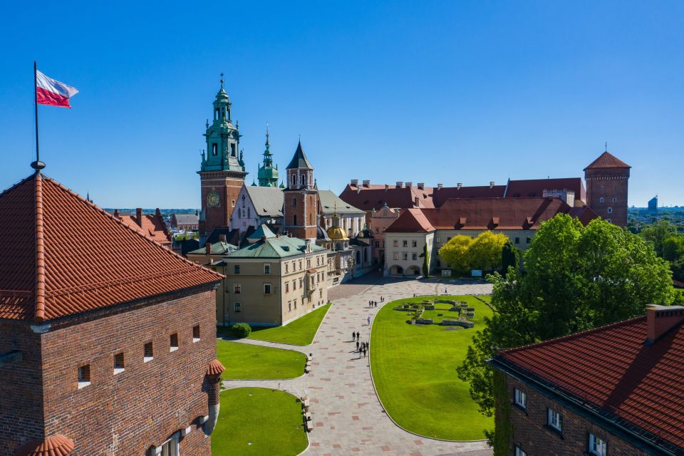 Krakow: Electric Car Sightseeing Tour - Jewish Quarters Exploration