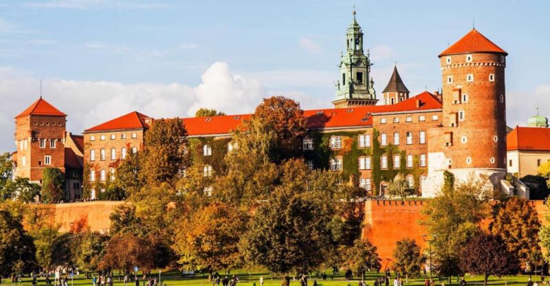 Krakow: Express Walk With a Local in 60 Minutes - Key Landmarks to Explore
