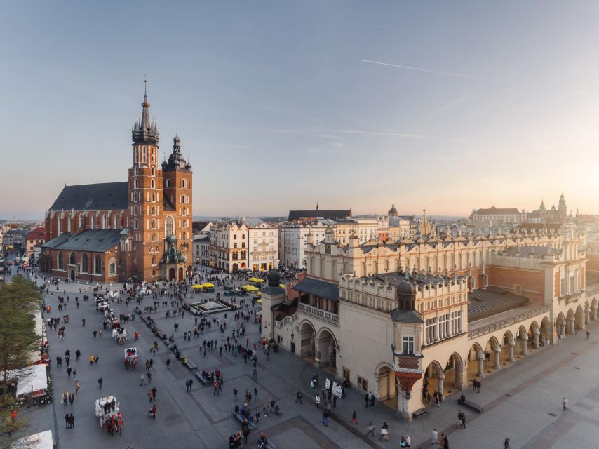 Krakow: Old Town, Castle, and Jewish Quarter Walking Tour - Tour Overview