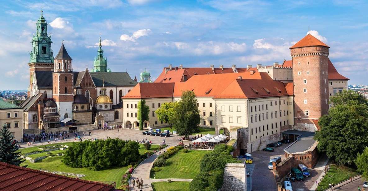 Krakow: Old Town Golf Cart Walk and Wawel Castle Guided Tour - Unique Sightseeing Experience