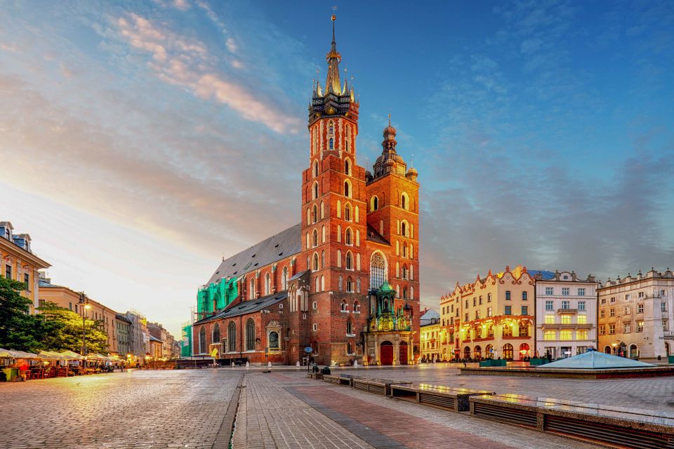 Krakow: Old Town Guided Walking Tour - Key Highlights