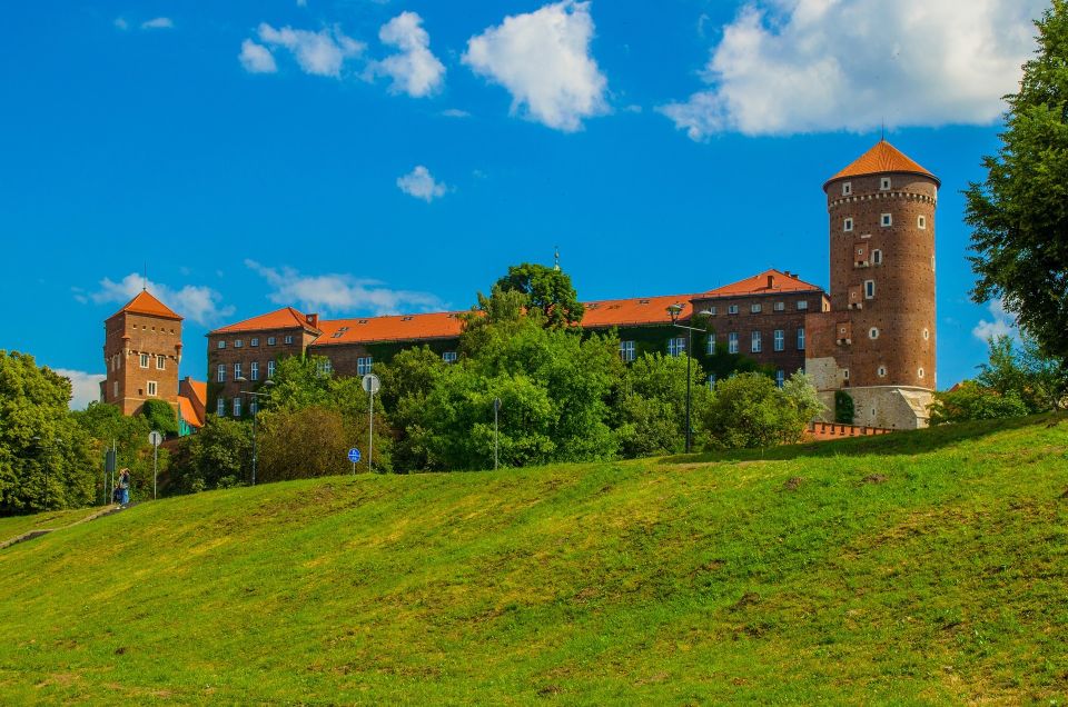 Krakow Old Town & Kazimierz Highlights Tour by Electric Car - Experience and Highlights