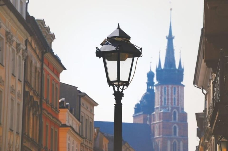 Krakow : Old Town Walking Tour With a Guide - Itinerary Highlights