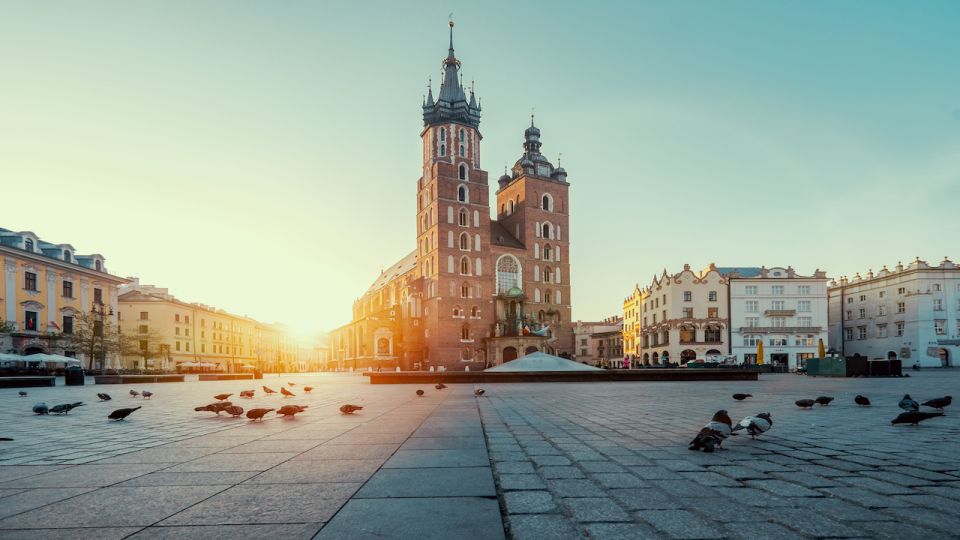 Krakow: Old Town Walking Tour - Experience Highlights