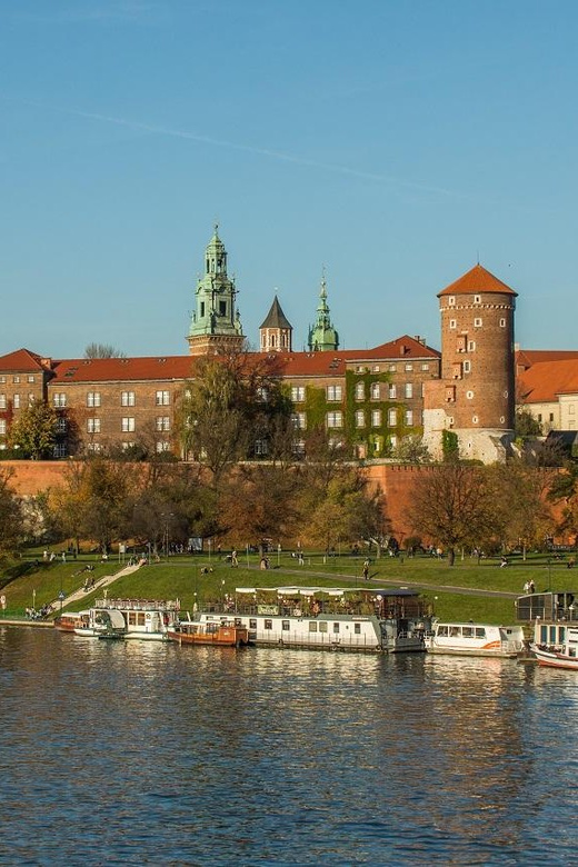 Krakow: Wawel Castle & Cathedral With Salt Mine Tour + Lunch - Highlights of Wawel Castle