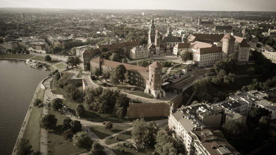 Krakow: Wawel Castle Guided Tour - Pricing and Duration Details