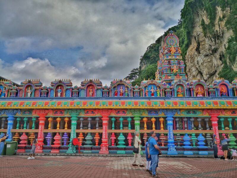Kuala Lumpur: Suburbs and Batu Caves Half-Day Tour - Itinerary Highlights