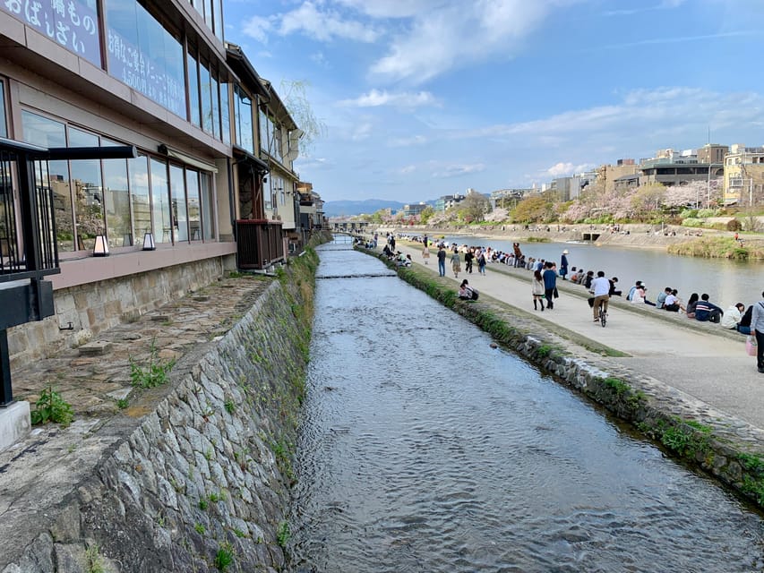 Kyoto: Gion District Walking With an Expert Local Tour Guide - Itinerary Highlights