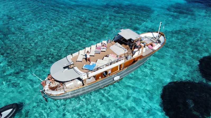 La Maddalena: Motor Yacht Tour La Maddalena Islands From Palau - Itinerary Highlights