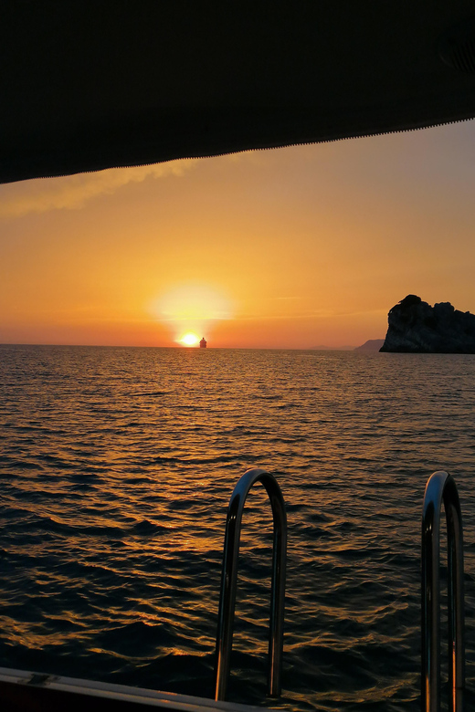 La Spezia: Islands Sunset Boat Trip With Dinner on Board - Onboard Experience