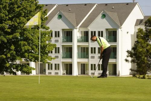 Lakeview Hills Golf & Resort - Location and Overview