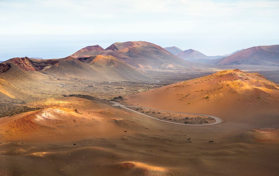 Lanzarote: Volcanoes Guided Day Trip to Timanfaya Park - Itinerary Highlights