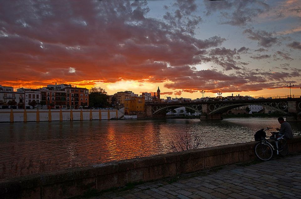 Legends of Triana Walking Tour in Spanish - Itinerary Highlights