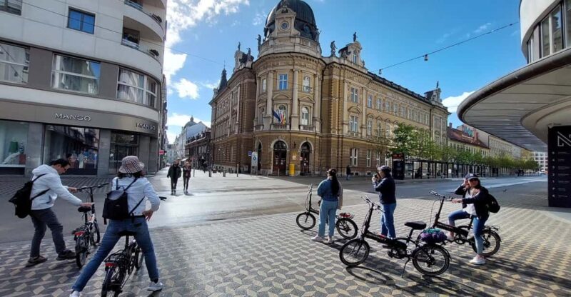 Ljubljana Sightseeing Tour by E-bikes - Experience and Itinerary