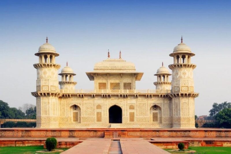 Local Agra Same Day Tour With Guide - Itinerary Highlights