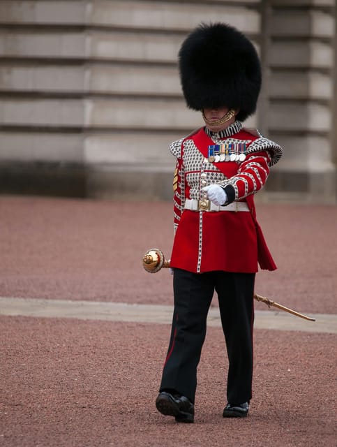 London: Changing of the Guard Experience Private Tour Guide - Itinerary Highlights