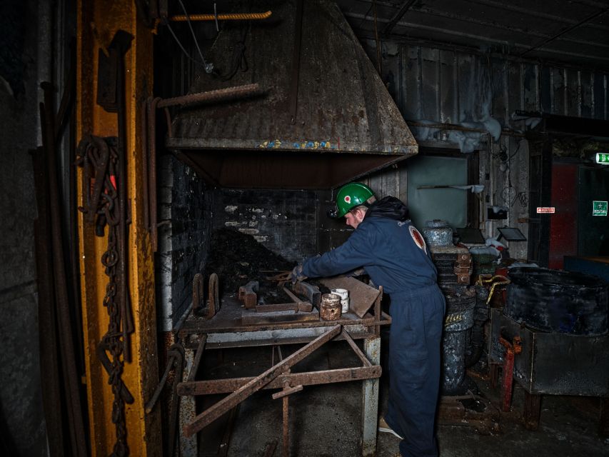 Longyearbyen: Historic Coal Mine Tour at Gruve 3 - Itinerary and Logistics