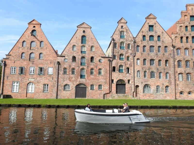 Lübeck: Electric Boat Rental - No Driving License Required - Booking and Availability