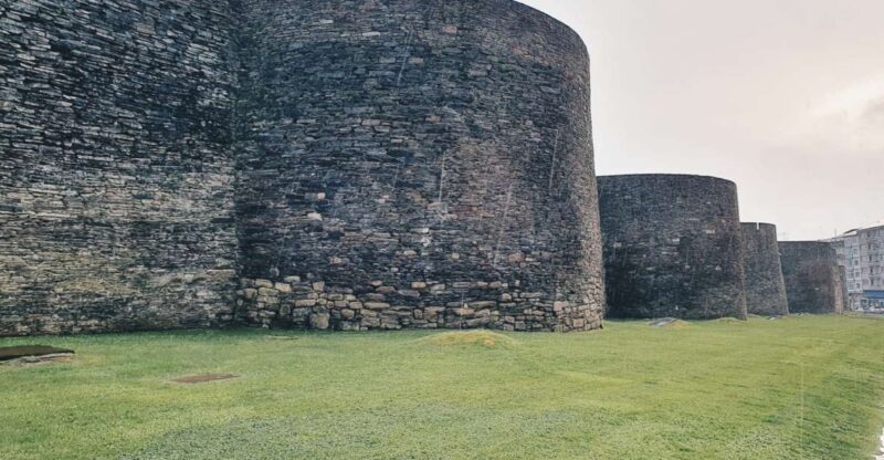 LUGO: Private Guided Walking Tour - Historical Highlights